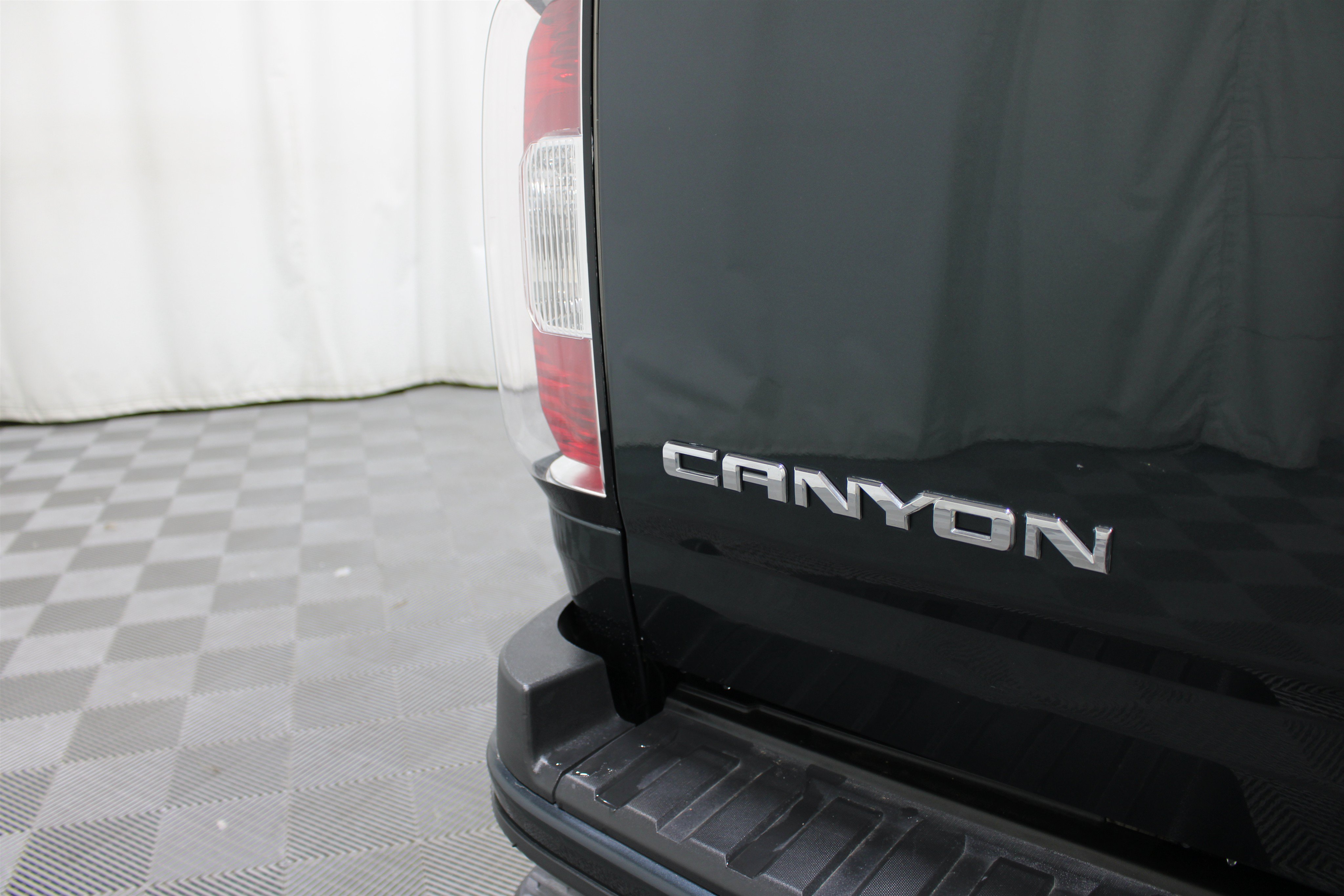 Used 2017 GMC Canyon Denali AWD/4WD image 30