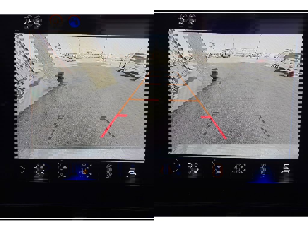 Used 2025 Chevrolet Equinox LT w/ Convenience Package II image 23