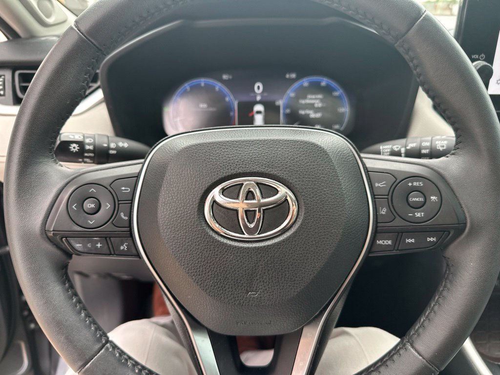 Used 2023 Toyota RAV4 Limited FWD image 14