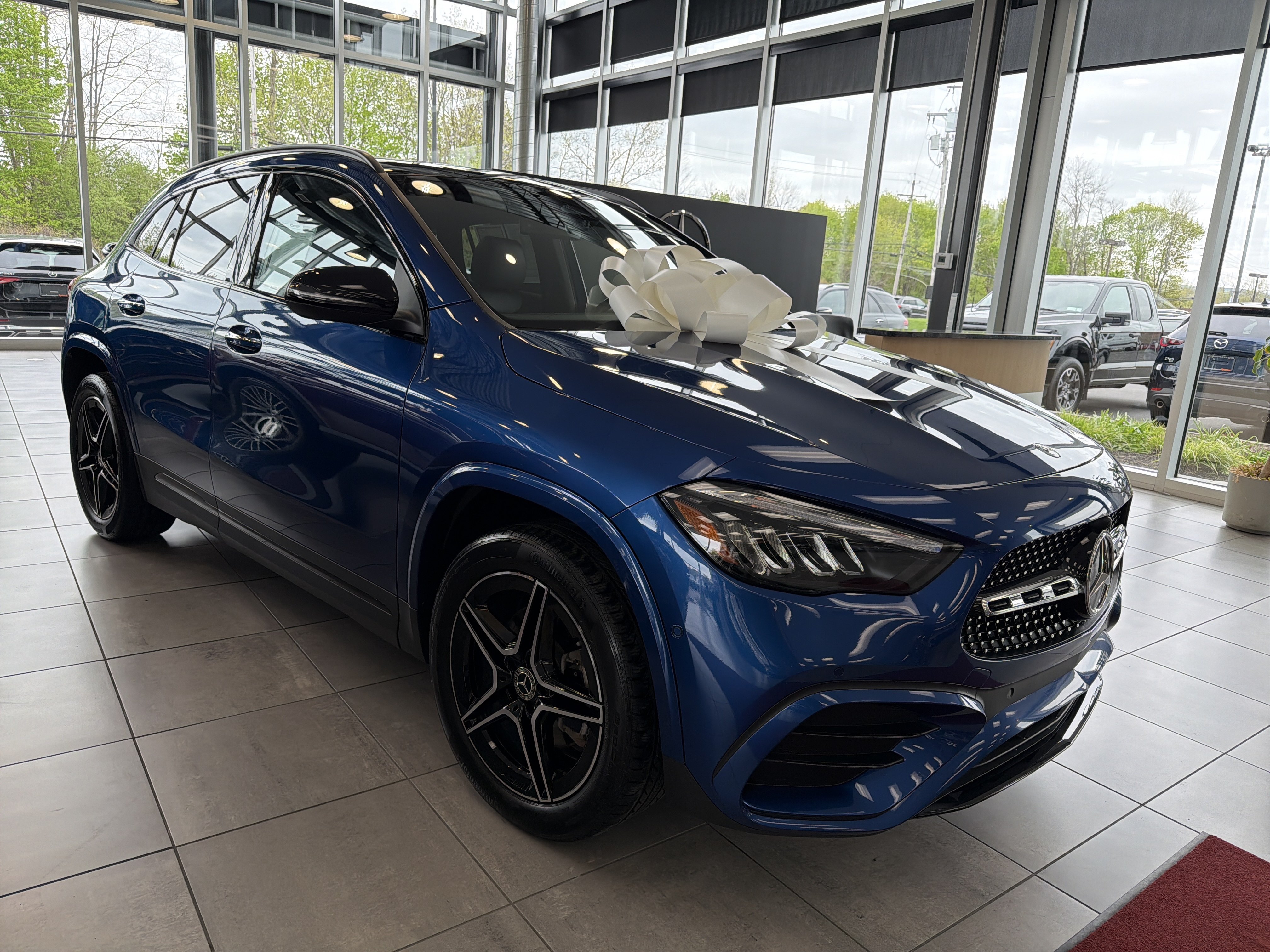 Certified 2025 Mercedes-Benz GLA 250 4MATIC image 2
