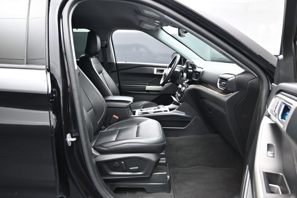 Used 2023 Ford Explorer Limited AWD/4WD image 18