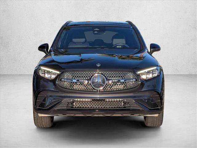 Used 2025 Mercedes-Benz GLC 300 4MATIC image 2