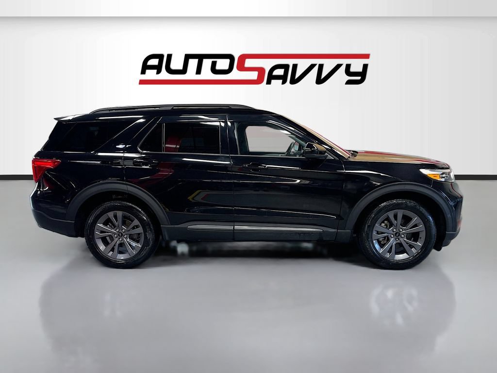 Used 2023 Ford Explorer XLT w/ Equipment Group 202A AWD/4WD image 8