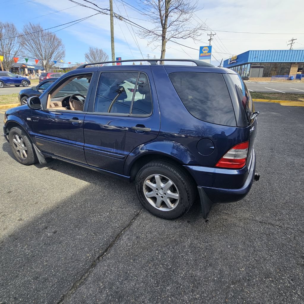 Used 2001 Mercedes-Benz ML 430 4MATIC image 1