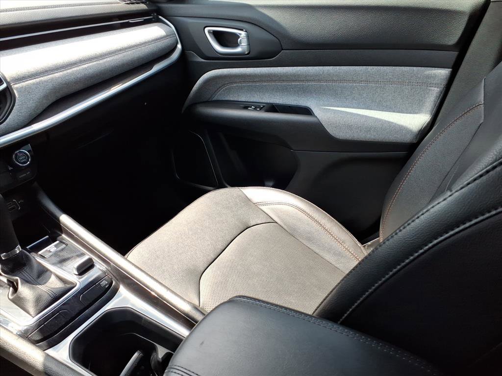 Used 2023 Jeep Compass Latitude image 19