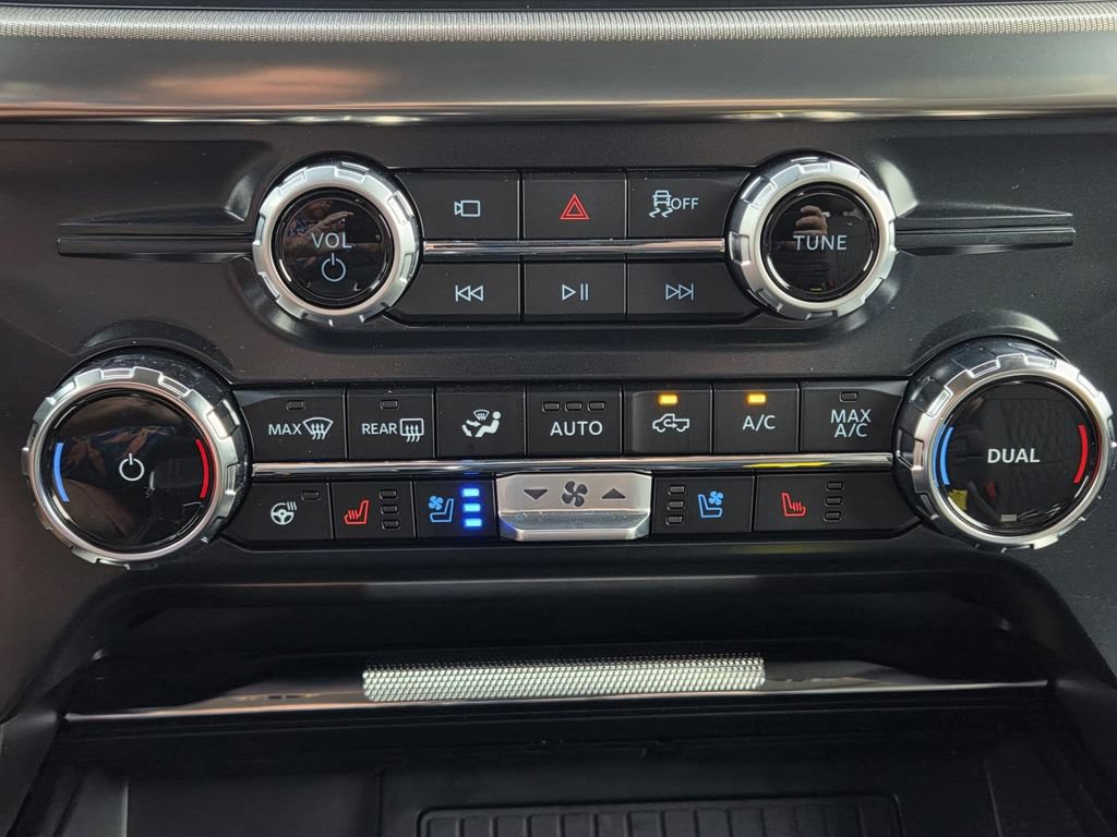Used 2026 Ford F150 Platinum w/ Equipment Group 703A Plus AWD/4WD image 27