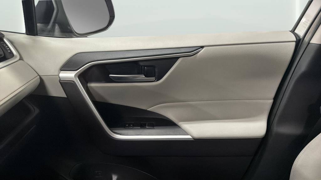 Used 2025 Toyota RAV4 XLE w/ Convenience Package AWD/4WD image 13