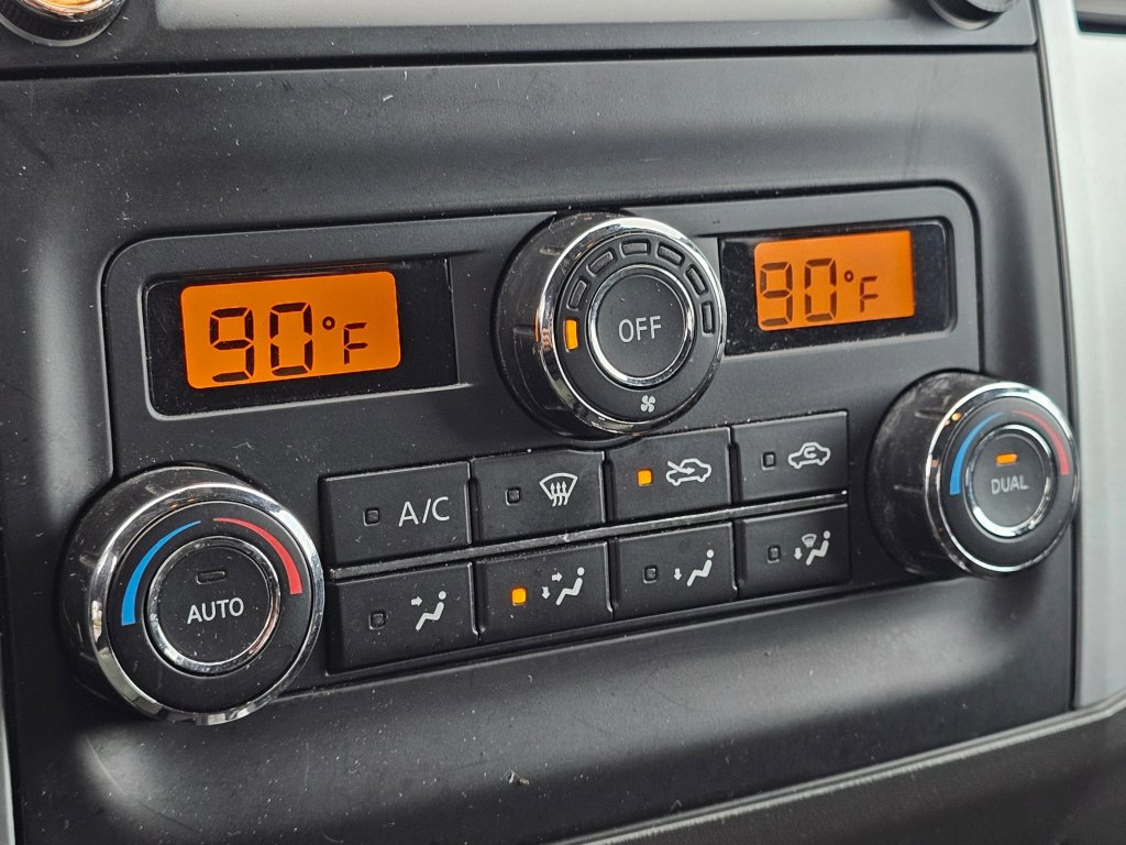 Used 2015 Nissan Frontier PRO-4X image 9