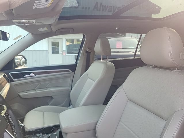 Used 2023 Volkswagen Atlas SEL AWD/4WD image 9