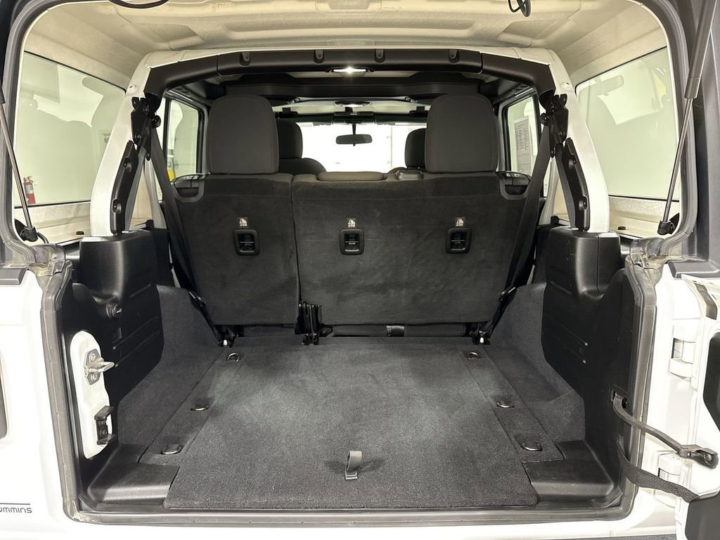 Used 2018 Jeep Wrangler Unlimited Sport S image 23