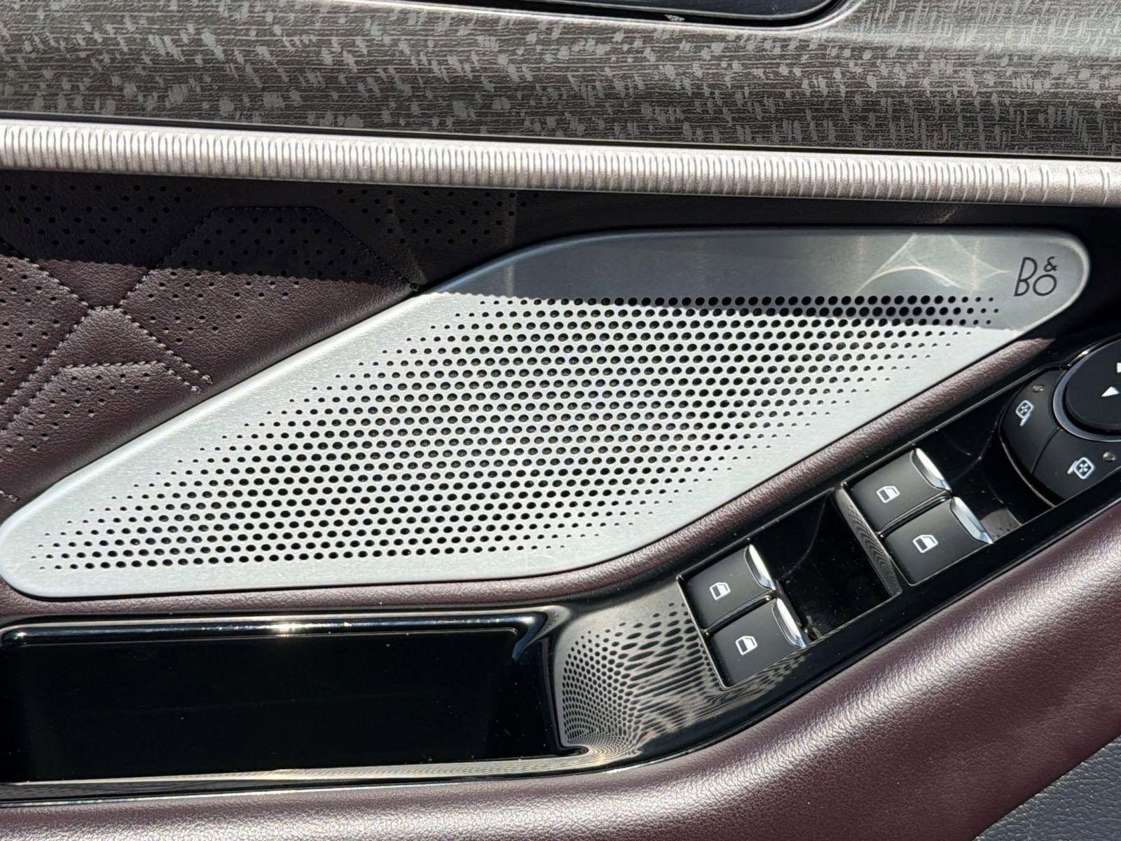 Used 2025 Ford Explorer Platinum w/ LUX Leather Package image 20