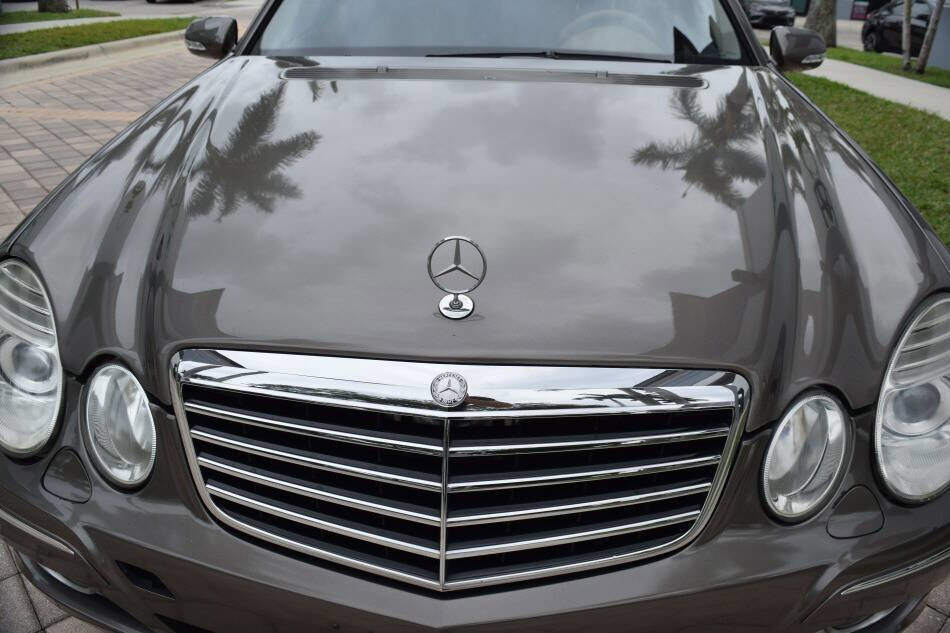 Used 2008 Mercedes-Benz E 350 4MATIC Sedan image 14