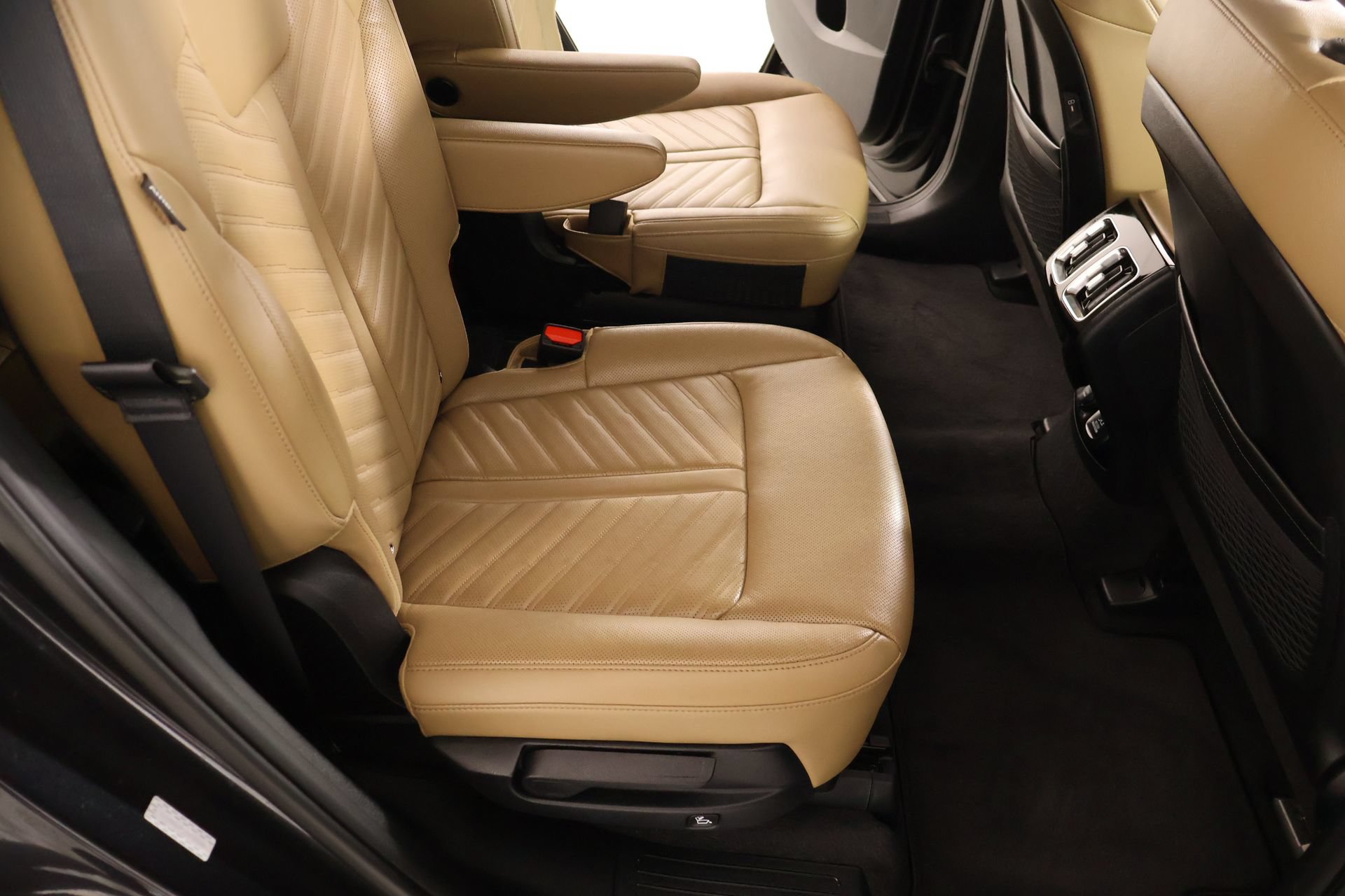 Used 2025 Kia Sorento SX Prestige w/ Olive Brown Leather Package AWD/4WD image 16