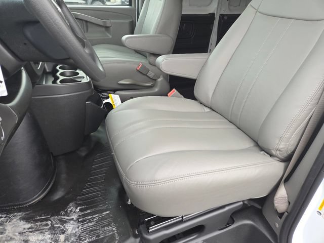 New 2026 GMC Savana 2500 w/ Enhanced Convenience Package RWD image 25
