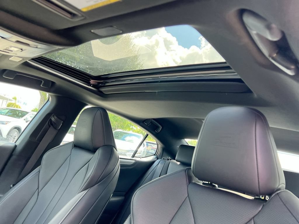 Certified 2023 Lexus ES 350 F Sport w/ Accessory Package (Z2) FWD image 18