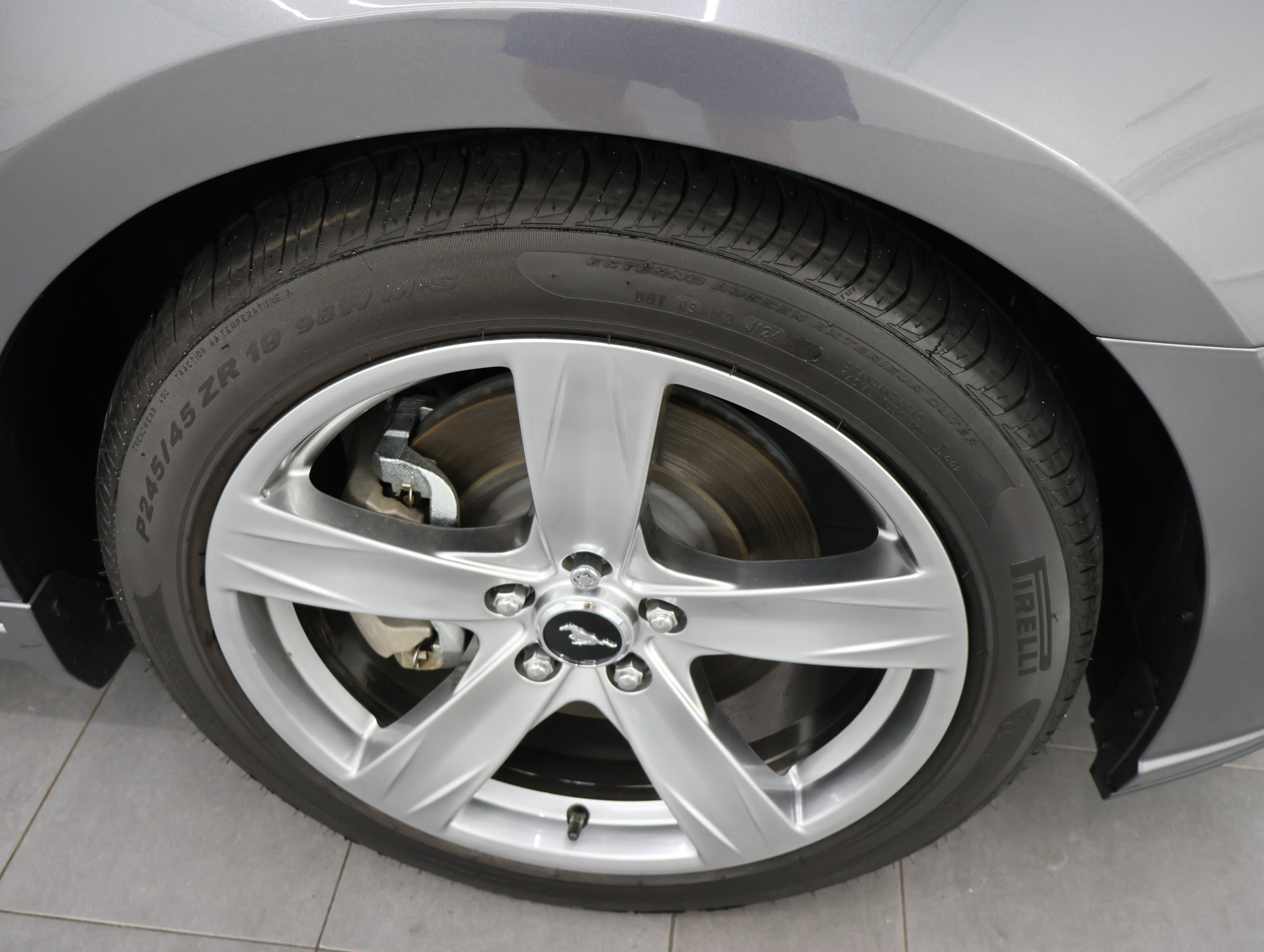 Used 2014 Ford Mustang GT Premium RWD image 3