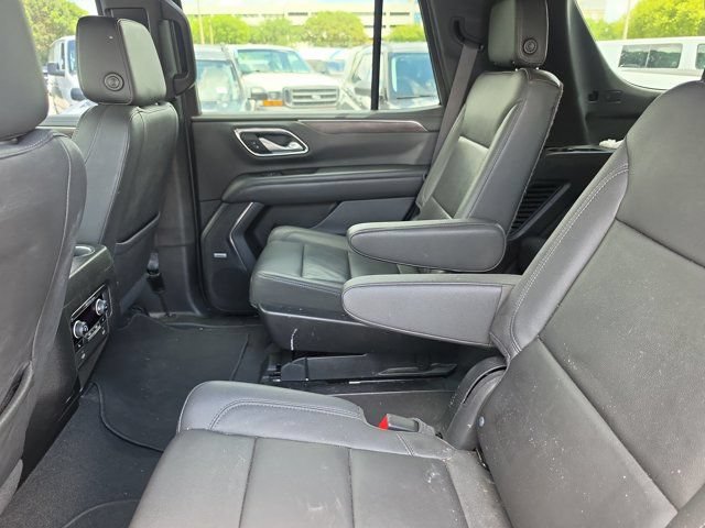 Used 2022 Chevrolet Tahoe Z71 w/ Luxury Package AWD/4WD image 13