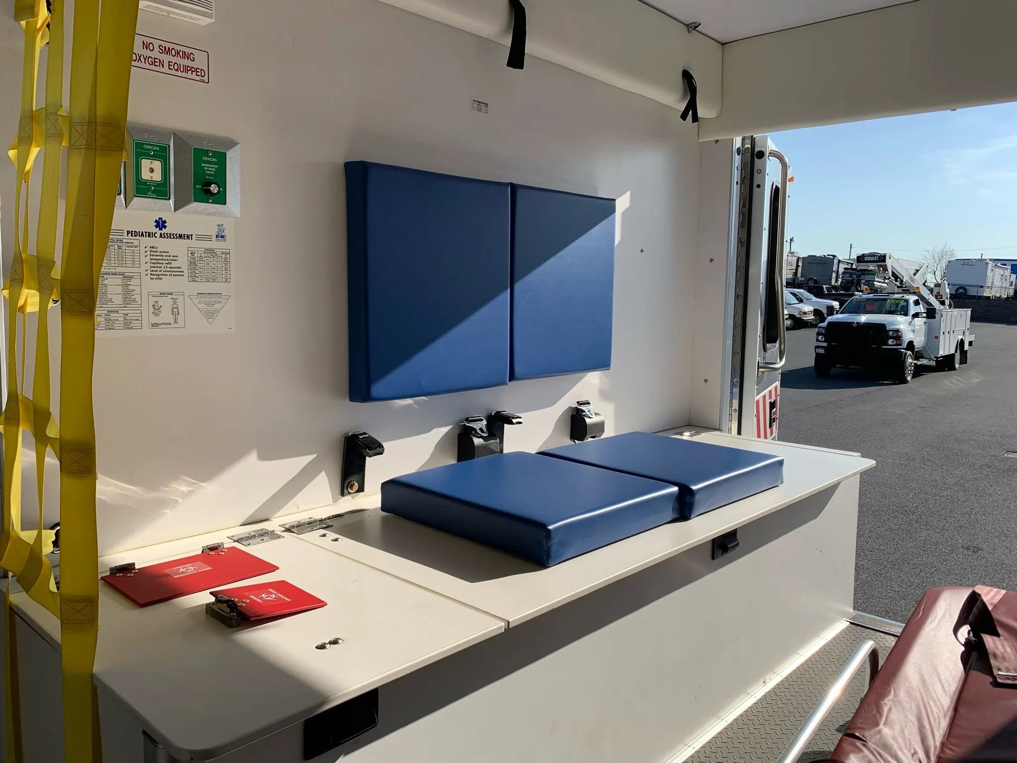 Used 2014 Chevrolet Express 4500 w/ Ambulance Package image 56