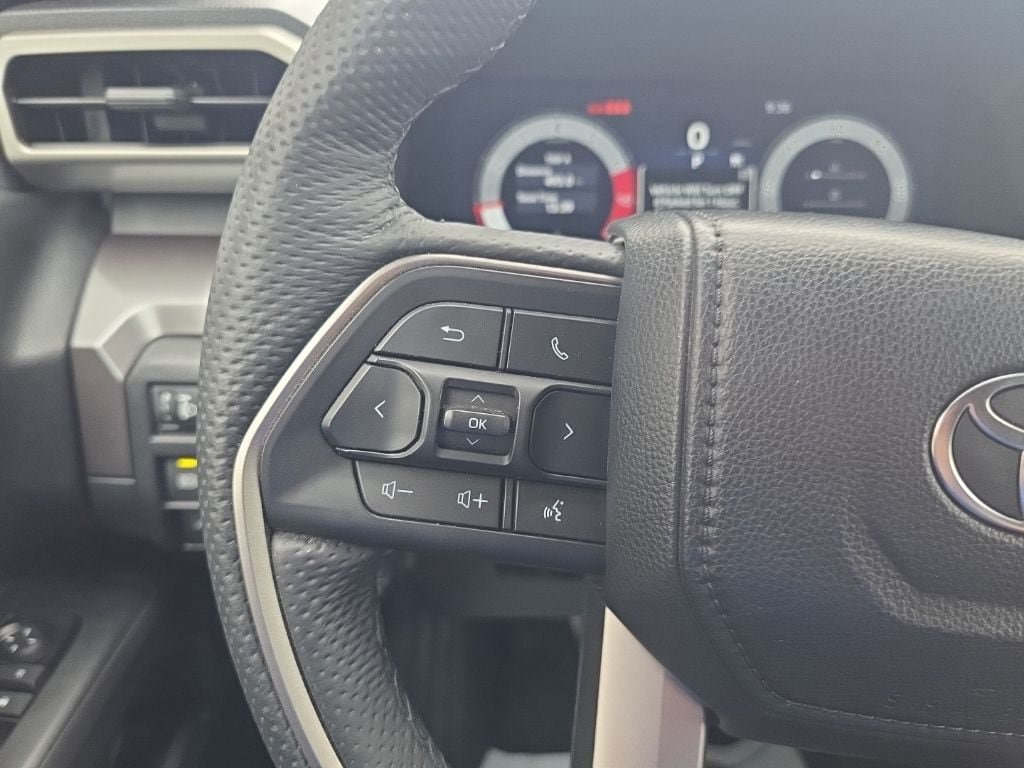 Used 2024 Toyota Tacoma TRD Sport AWD/4WD image 22