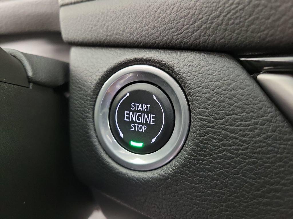 Certified 2025 Cadillac XT4 Premium Luxury FWD image 29