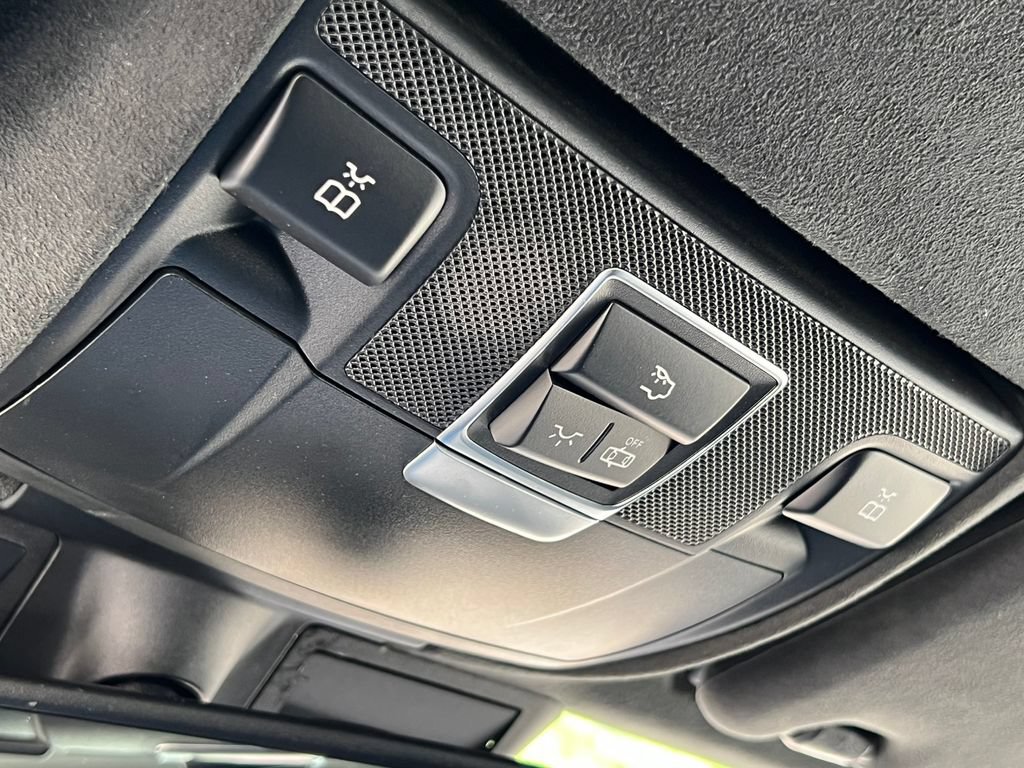 Used 2017 Mercedes-Benz S 550 Cabriolet image 33
