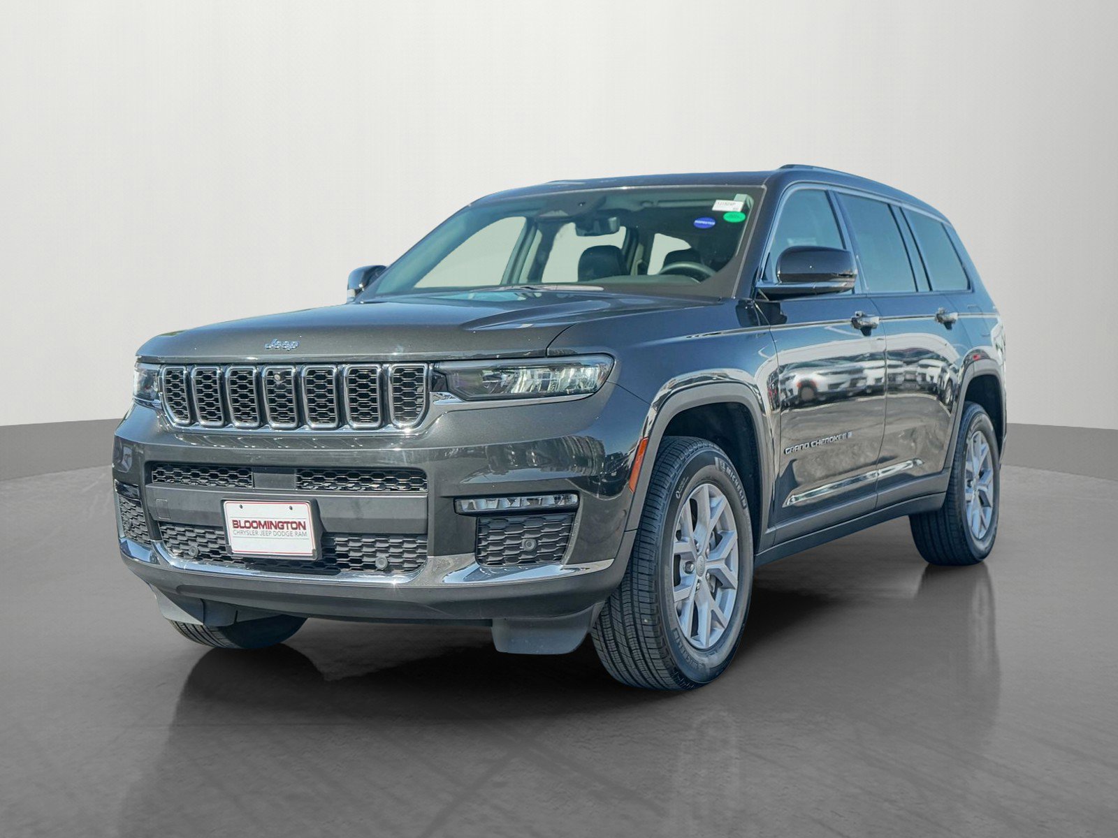 Used 2022 Jeep Grand Cherokee L Limited w/ Luxury Tech Group II image 3