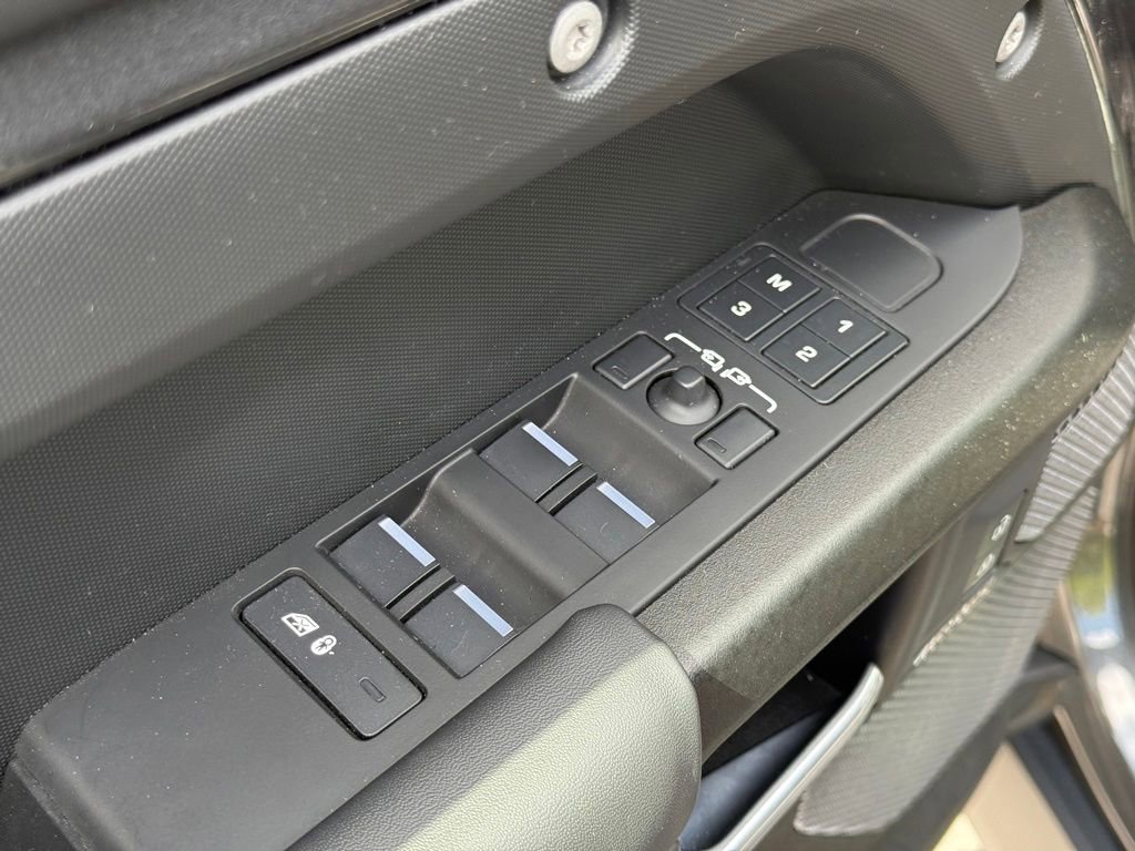 Used 2023 Land Rover Defender 110 Carpathian Edition AWD/4WD image 10