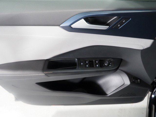 Used 2024 Volkswagen Taos SE image 48