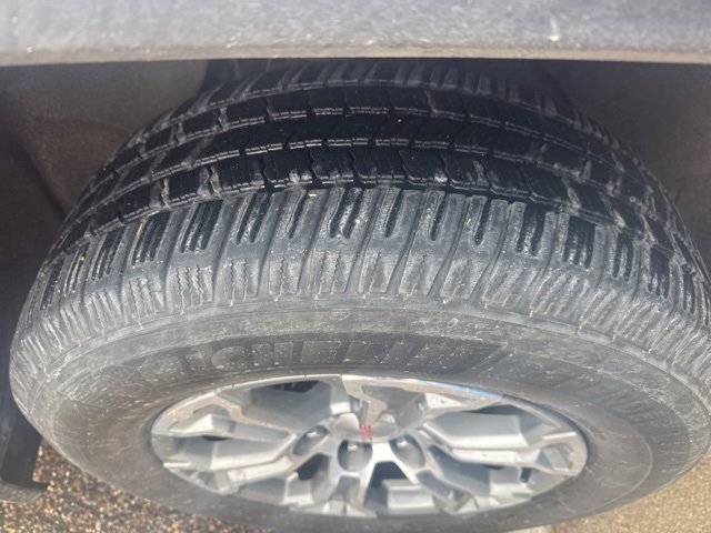 Used 2020 GMC Sierra 1500 SLT w/ SLT Convenience Package image 3