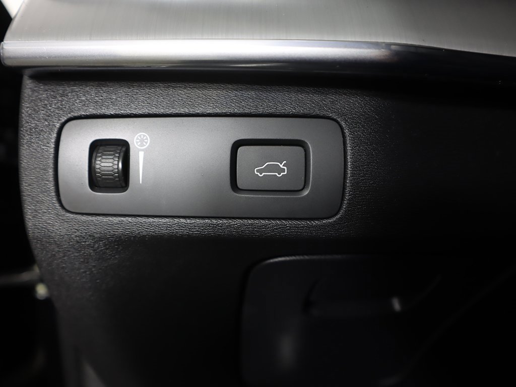 Used 2022 Volvo XC90 T5 Momentum w/ Climate Package image 28
