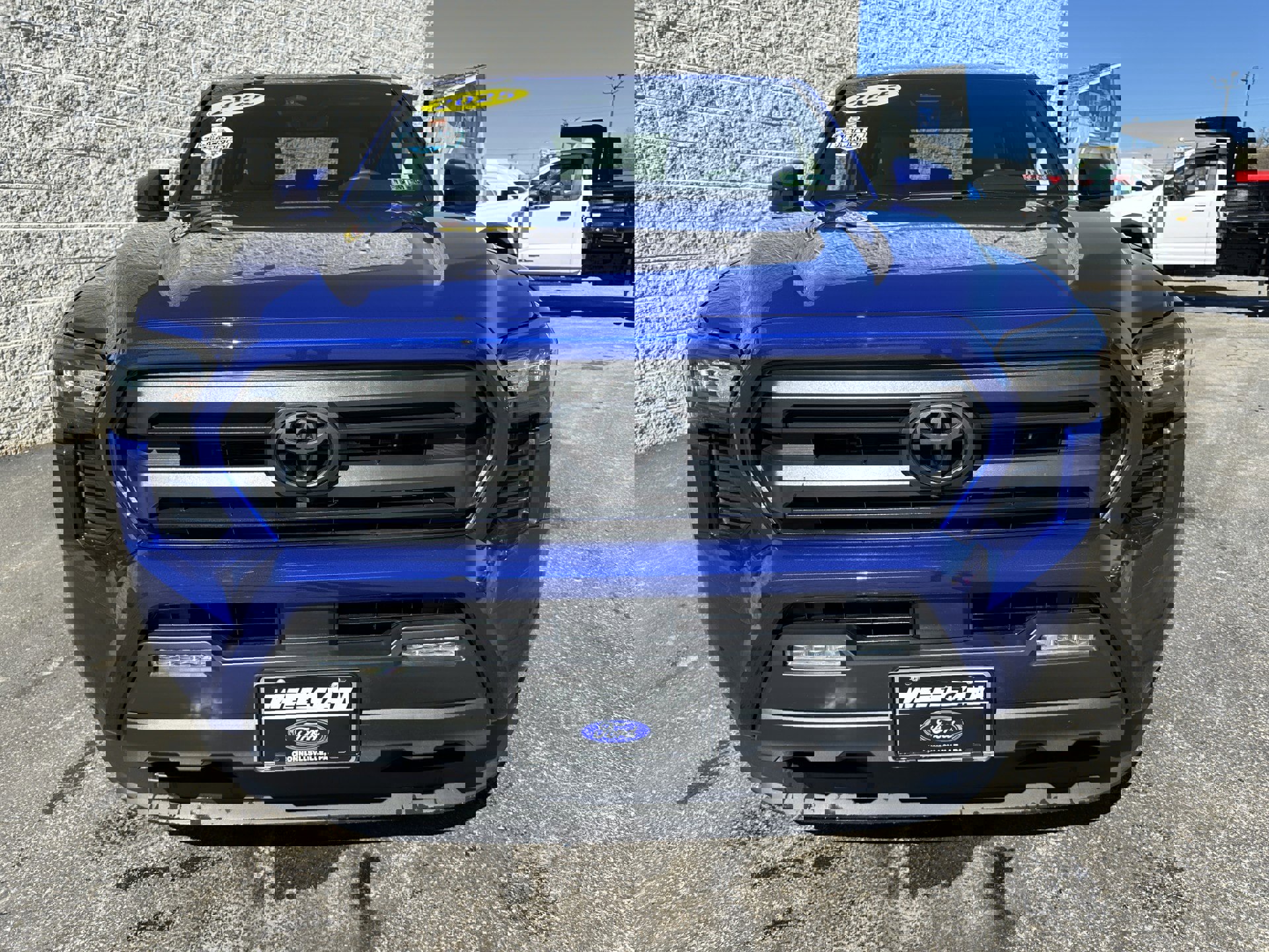 Used 2025 Toyota Tacoma SR5 image 3