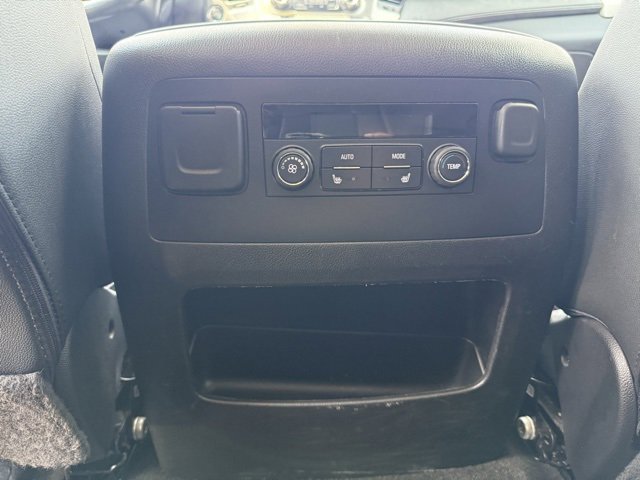 Used 2017 GMC Yukon SLT image 18