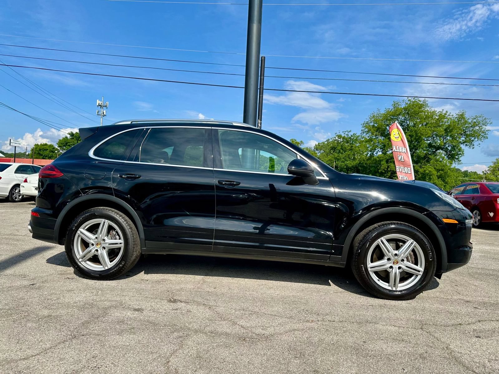 Used 2016 Porsche Cayenne AWD/4WD image 2