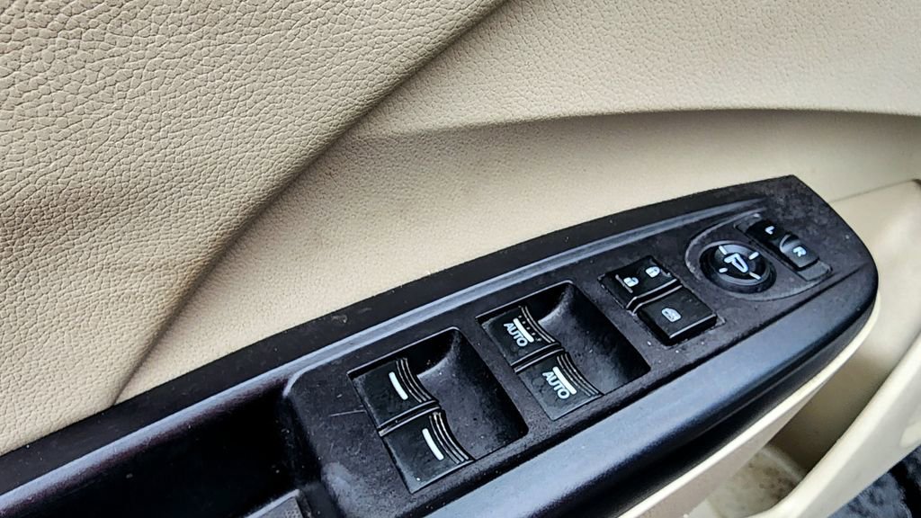 Used 2015 Acura RDX AWD w/ Technology Package image 14
