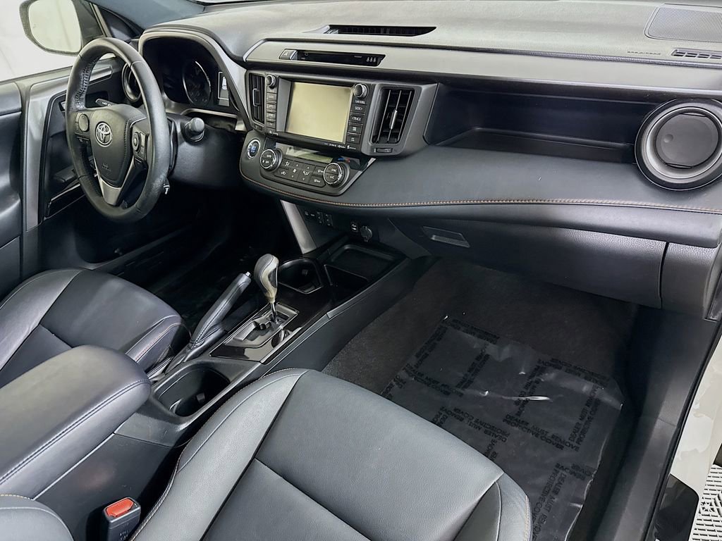 Used 2017 Toyota RAV4 SE w/ Advanced Technology Package image 32