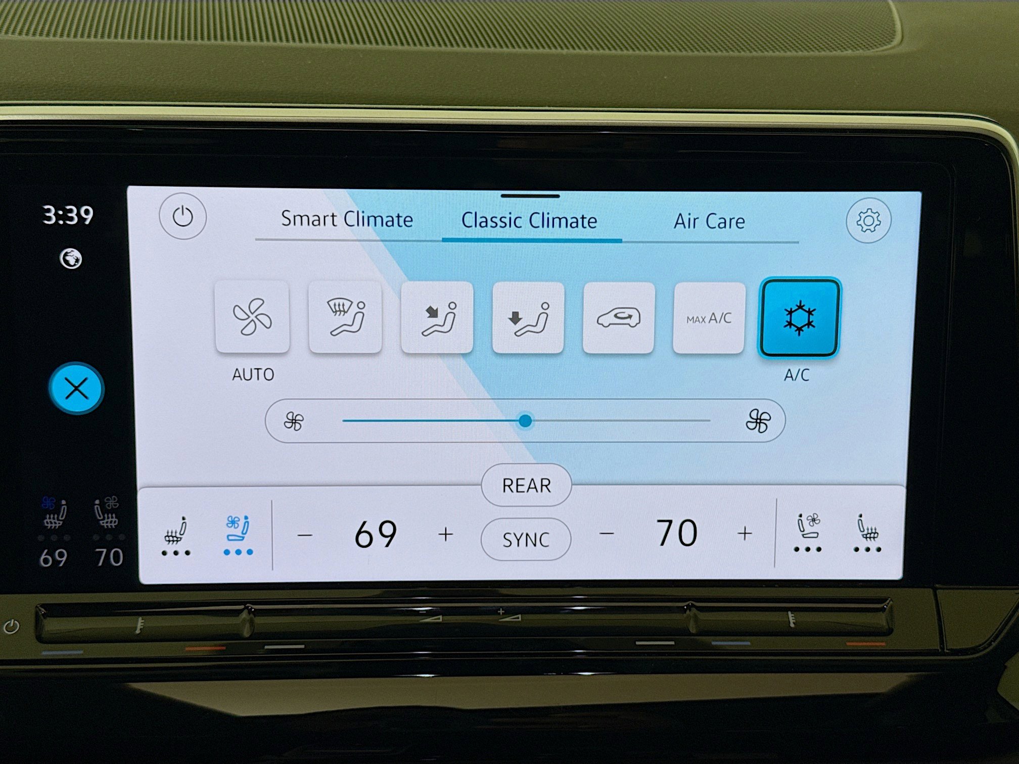 Used 2024 Volkswagen Atlas SE FWD image 17