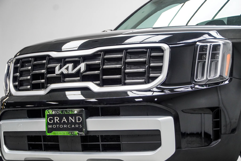 Used 2023 Kia Telluride S w/ S Sunroof Package FWD image 2