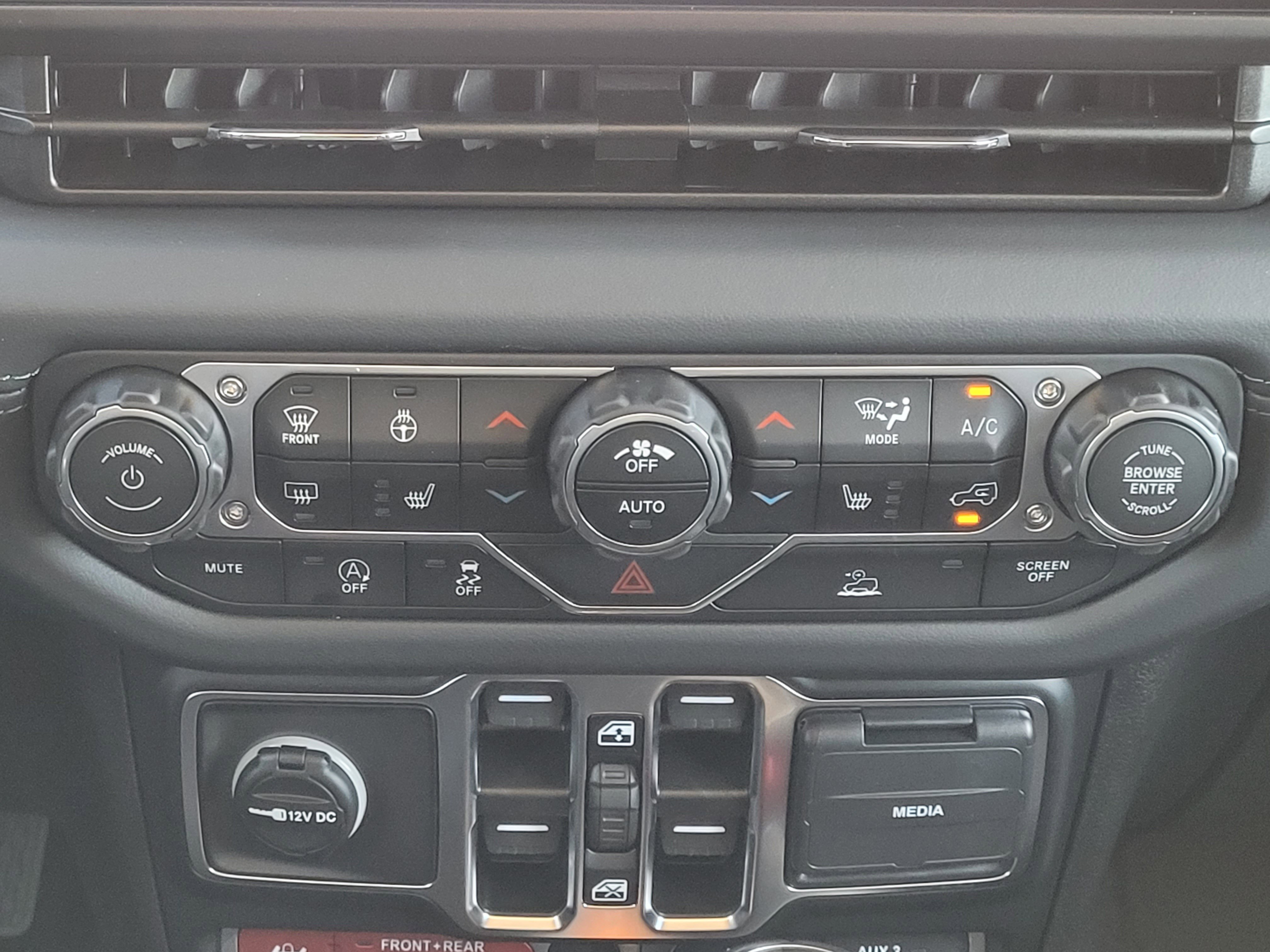 New 2025 Jeep Gladiator Rubicon w/ Convenience Group image 16