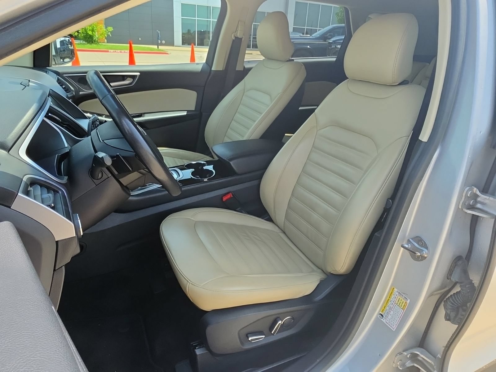 Used 2018 Ford Edge SEL w/ Equipment Group 201A FWD image 15