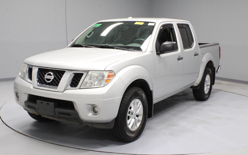 Used 2015 Nissan Frontier SV w/ SV Value Truck Package AWD/4WD image 7