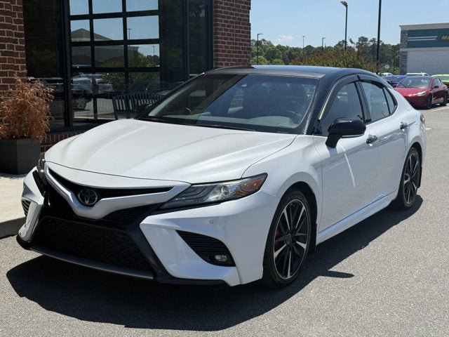 Used 2018 Toyota Camry XSE FWD image 1