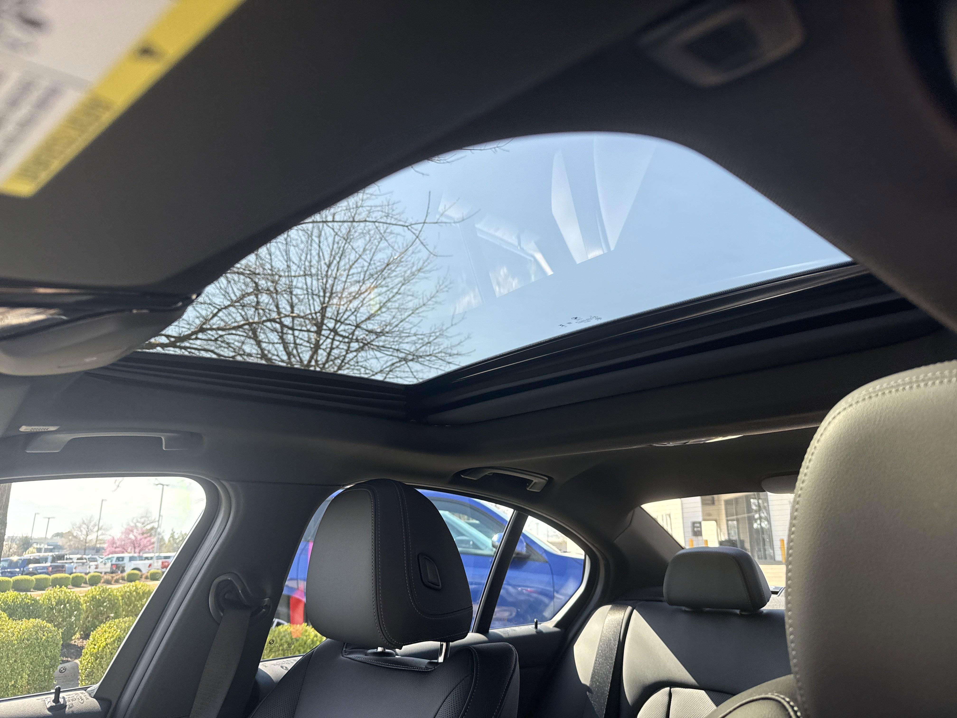New 2026 BMW 330i xDrive Sedan w/ M Sport Package AWD/4WD image 9