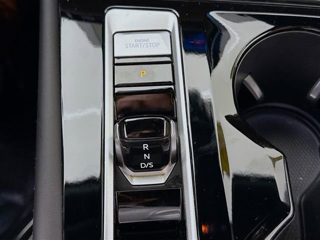 Used 2024 Volkswagen Atlas Cross Sport SE image 16