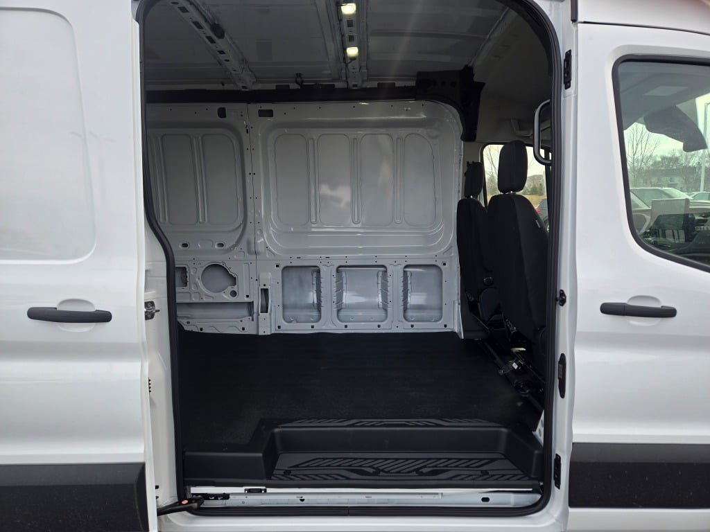 New 2026 Ford Transit 250 148 Medium Roof RWD image 9