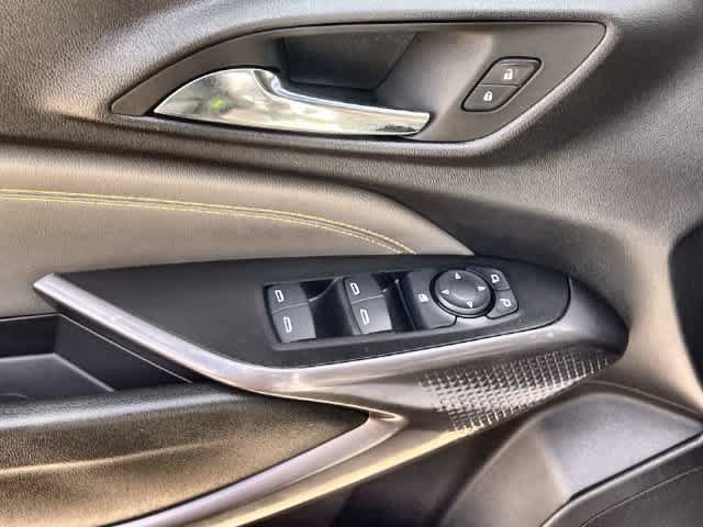 Used 2025 Chevrolet Trax ACTIV w/ Driver Confidence Package FWD image 30