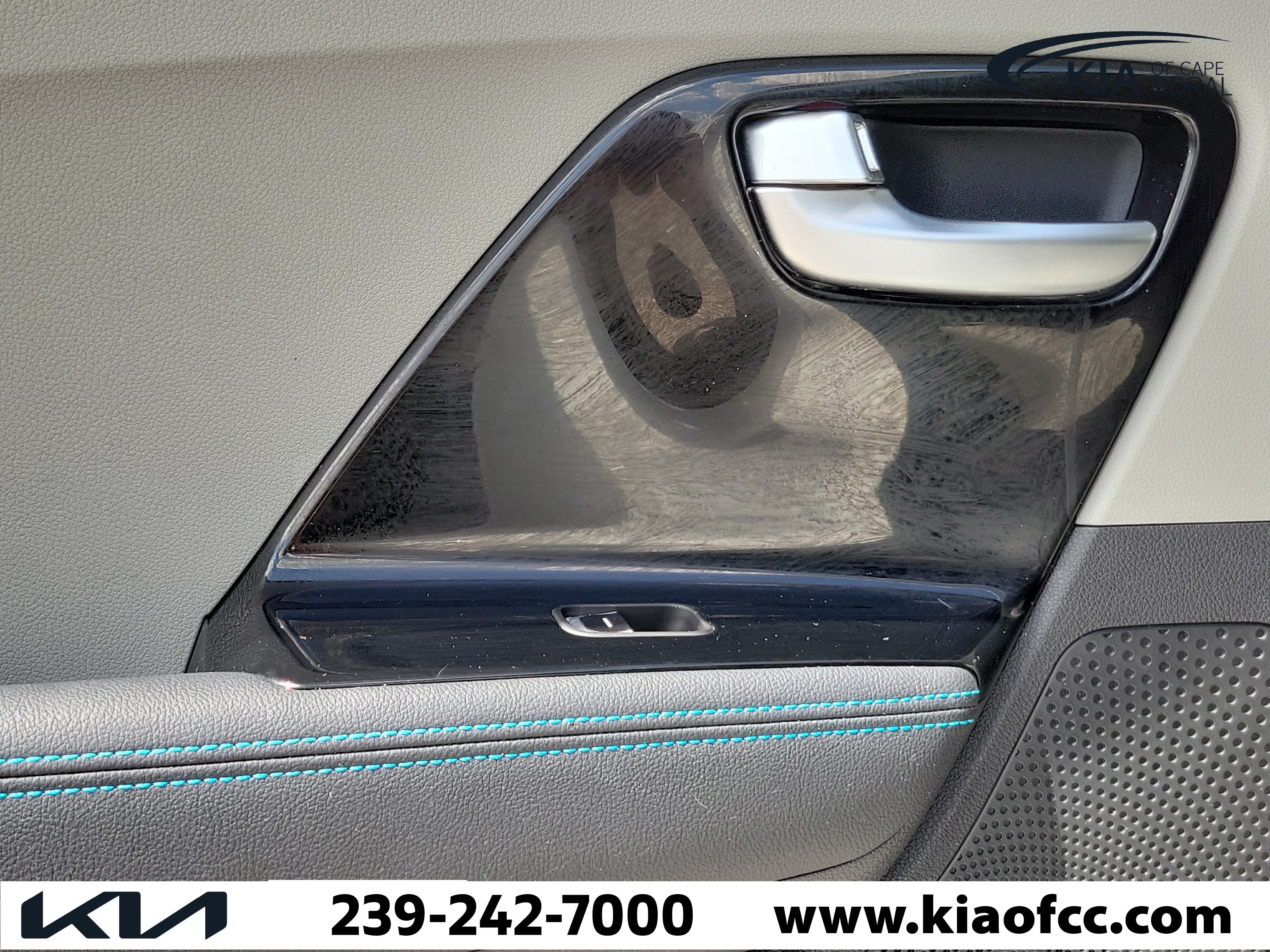 Used 2021 Kia Niro EX Premium FWD image 15
