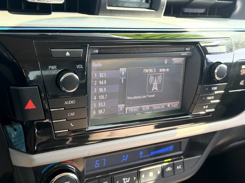 Used 2015 Toyota Corolla LE FWD image 21