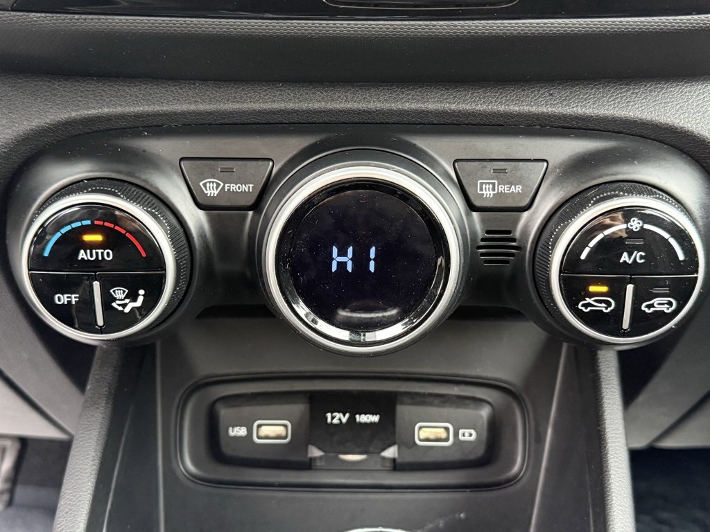 Certified 2022 Hyundai Venue SEL image 22