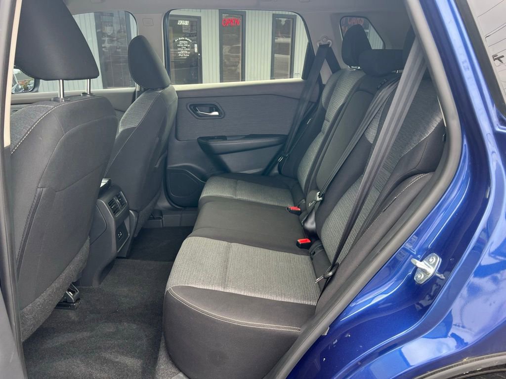 Used 2023 Nissan Rogue SV AWD/4WD image 14