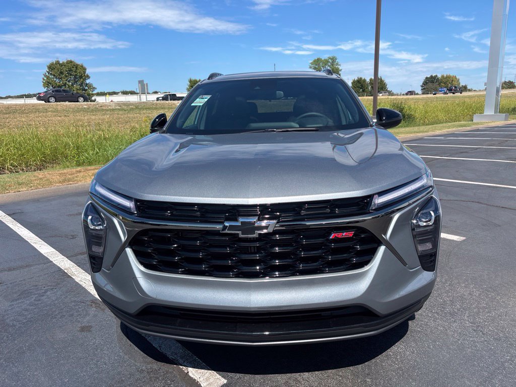 New 2026 Chevrolet Trax RS w/ Sunroof Package FWD image 2